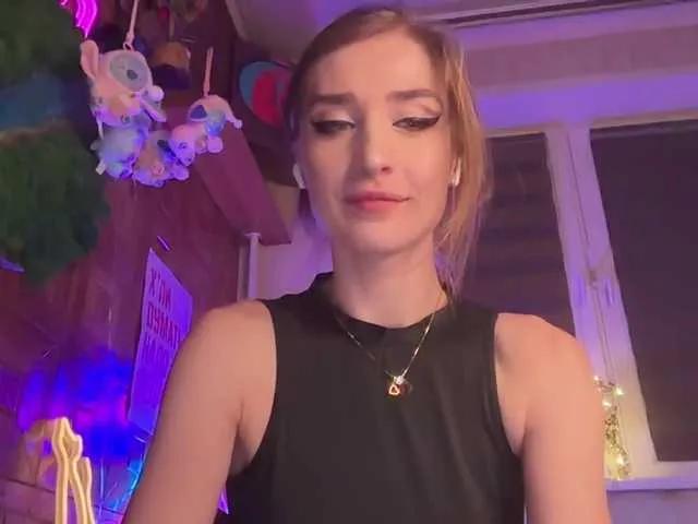 Admire CandyBoom, she wants to masturbate for you CandyBoom from BongaCams