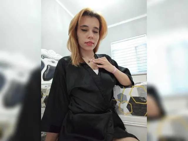 Discover Kitteen, she wants to masturbate for you Kitteen from BongaCams