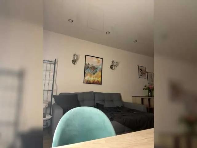 Try sweet escort VladaMais VladaMais from BongaCams