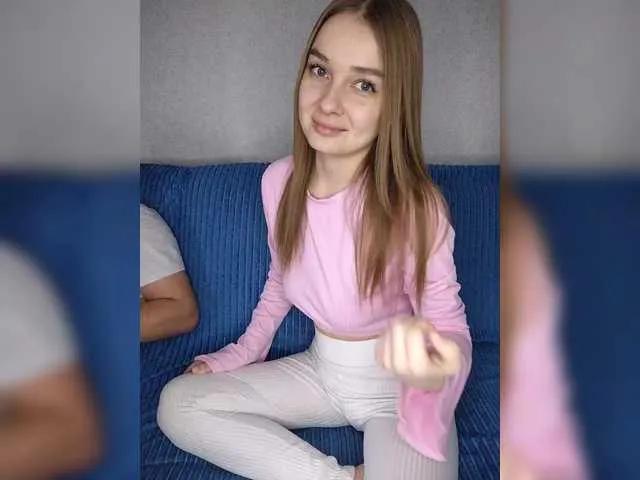 Sexy ZayKAMIla wants you to fuck their body now ZayKAMIla from BongaCams